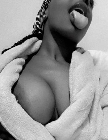 Kior, 22  female escort, Columbus