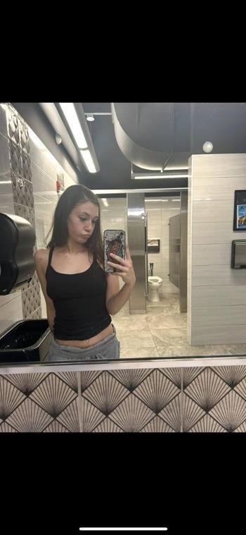Peach , 21  female escort, Columbus
