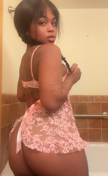 Koiii, 21  female escort, Columbus