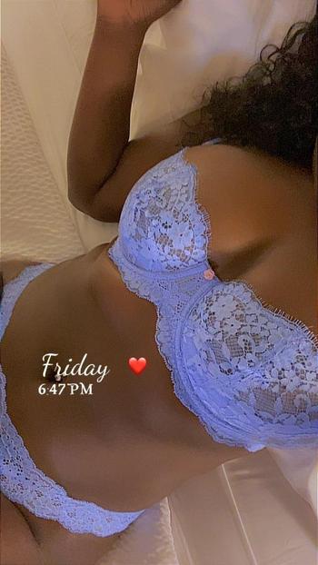 Hani, 21  female escort, Columbus